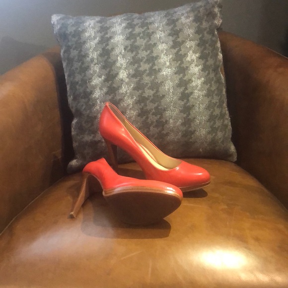 Nine West size 6.5 leather Autumn orange heels - Picture 4 of 4